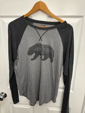 The North Face Gray Crewneck Long Sleeve Bear Gorpcore Classic Tee Shirt Men’s L
